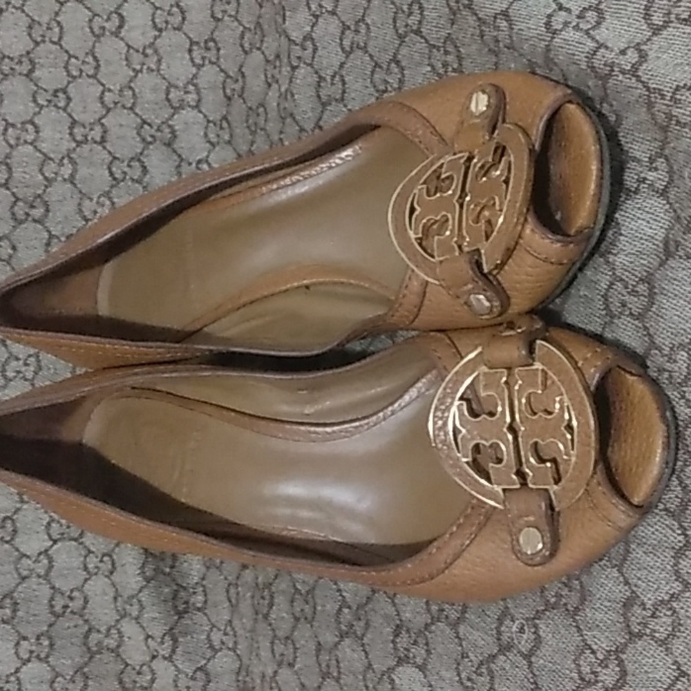 Shoe